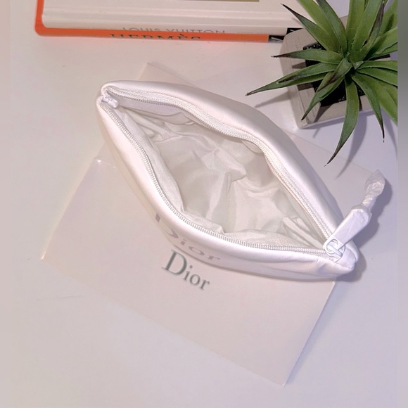 NEW DIOR Beauty Gift Bag Makeup Dior Logo Luxury Cosmetic Pouch Case - Picture 4 of 7